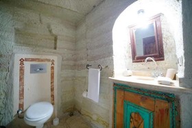 Emilys Cave House