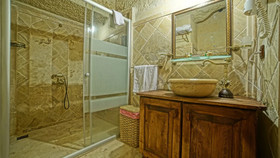 Charming Cave Hotel