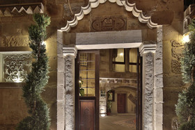 Charming Cave Hotel