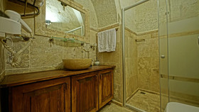 Charming Cave Hotel