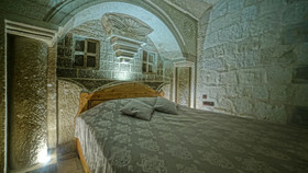 Charming Cave Hotel