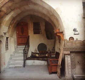 Charming Cave Hotel