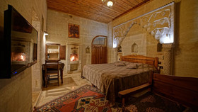 Charming Cave Hotel