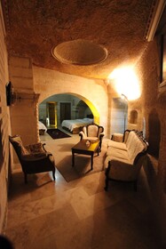 Family Cave Suite Hotel