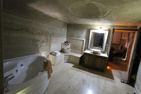 Family Cave Suite Hotel