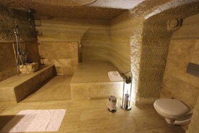 Family Cave Suite Hotel