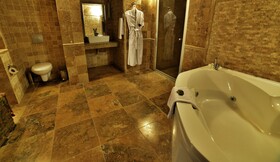Grand Cave Suites
