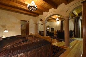 Harman Cave Hotel