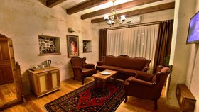 Harman Cave Hotel