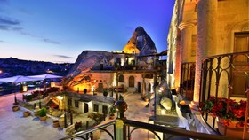 Harman Cave Hotel