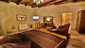 Harman Cave Hotel