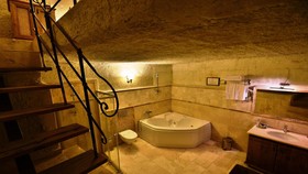 Harman Cave Hotel