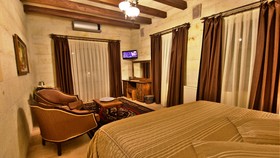 Harman Cave Hotel