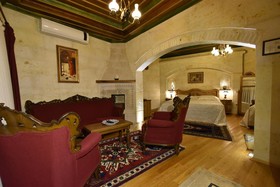 Harman Cave Hotel