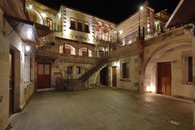 Harman Cave Hotel