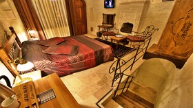 Harman Cave Hotel