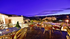 Harman Cave Hotel