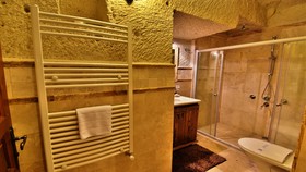 Harman Cave Hotel