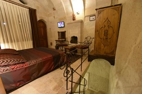 Harman Cave Hotel