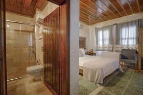 Henna Hotel