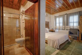 Henna Hotel