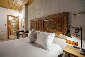 Henna Hotel