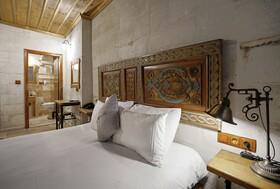 Henna Hotel