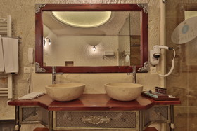 Imperial Cave Suites & Spa