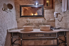 Imperial Cave Suites & Spa