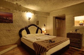 Kayatas Cave Suites Hotel