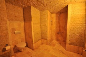 Kayatas Cave Suites Hotel