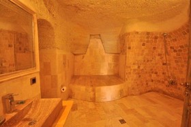 Kayatas Cave Suites Hotel