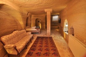 Kayatas Cave Suites Hotel