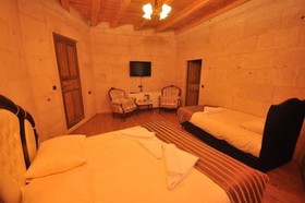 Kayatas Cave Suites Hotel