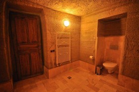 Kayatas Cave Suites Hotel