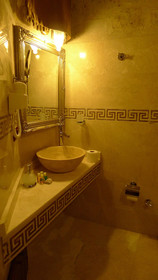 King Cave Hotel