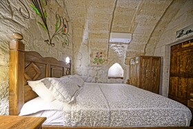 Maccan Cave Hotel