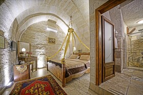Maccan Cave Hotel