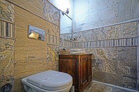 Maccan Cave Hotel
