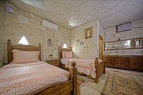 Maccan Cave Hotel