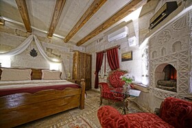 Maccan Cave Hotel