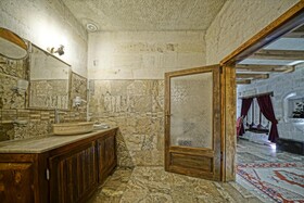 Maccan Cave Hotel