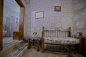 Maccan Cave Hotel