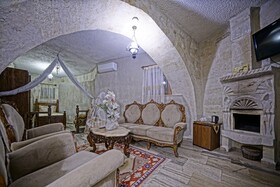 Maccan Cave Hotel