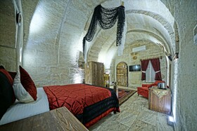 Maccan Cave Hotel