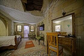 Maccan Cave Hotel