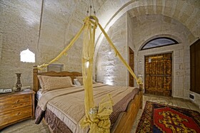 Maccan Cave Hotel
