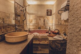 Maccan Cave Hotel