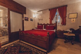 Maccan Cave Hotel