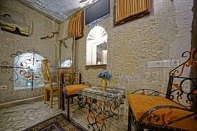 Maccan Cave Hotel